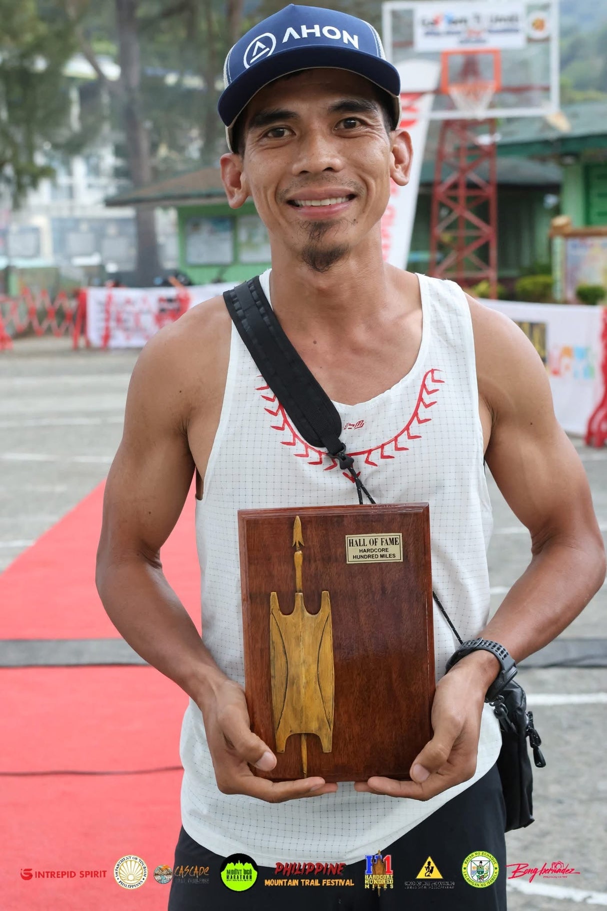 Koling Super Light Singlet (white / navy) - unisex - Ahon.ph