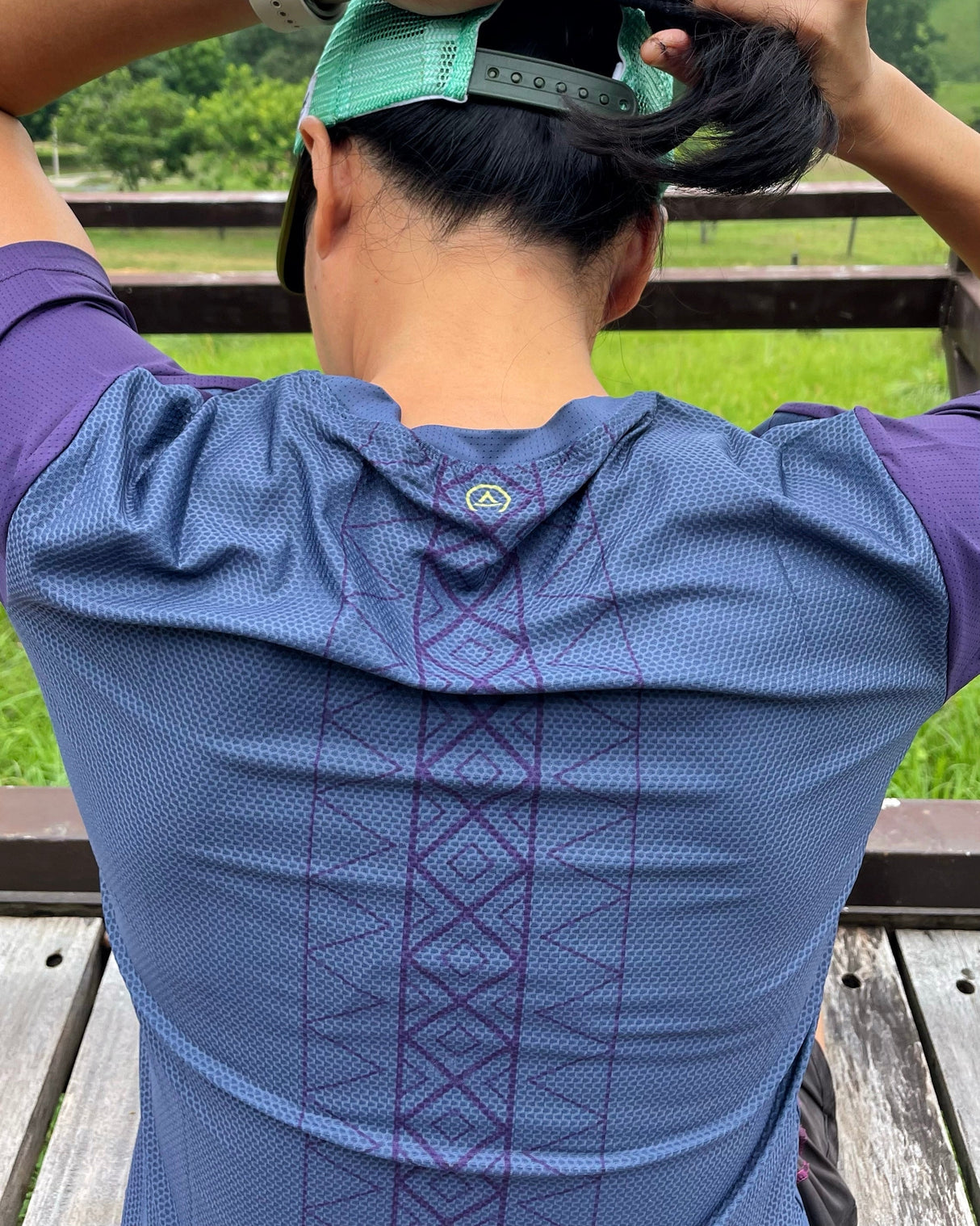 Ultra Light Running Shirt (stone / indigo / gold) - unisex - Ahon.ph